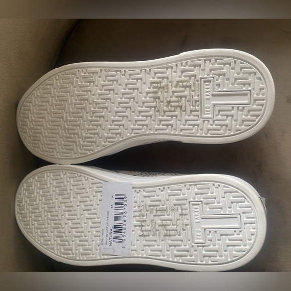 New Ted Baker Printed Lace Up Trainer - Picture 8 of 8
